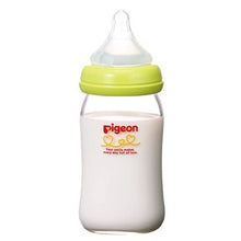Load image into Gallery viewer, Pigeon Wide Breastfeeding Feeling Heat Resistant Glass Baby Bottle