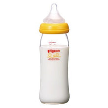 Load image into Gallery viewer, Pigeon Wide Breastfeeding Feeling Heat Resistant Glass Baby Bottle
